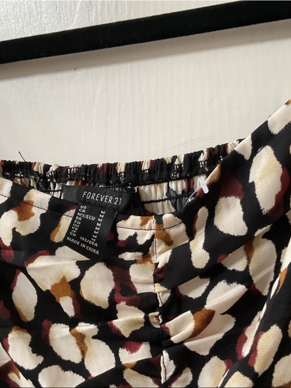 Forever 21 Black, Cream & Brown Printed Ruched Crop Top - Picture 2 of 5